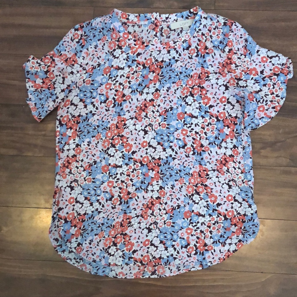 Floral flutter sleeve top